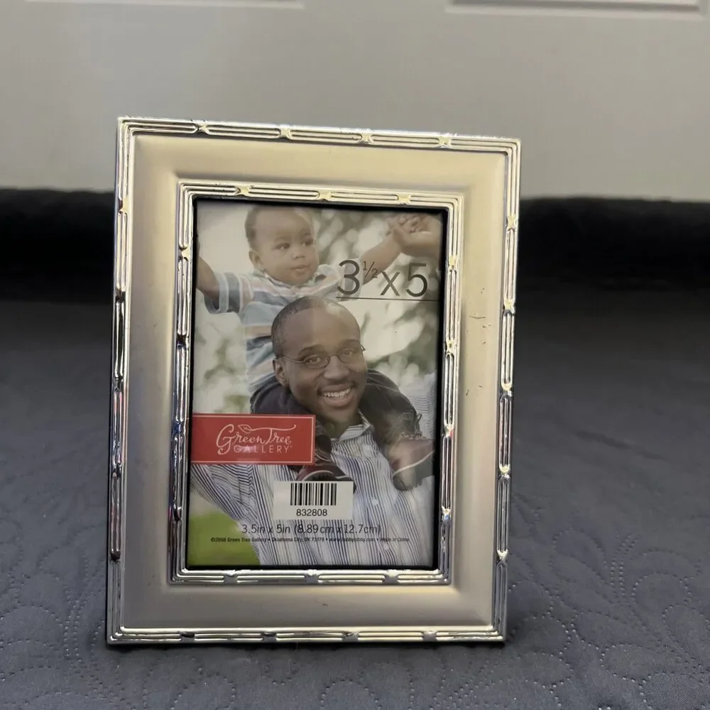 Green Tree Gallery Silver Finish Ornate Photo Frame 3.5” x 5” Home Accent 2008